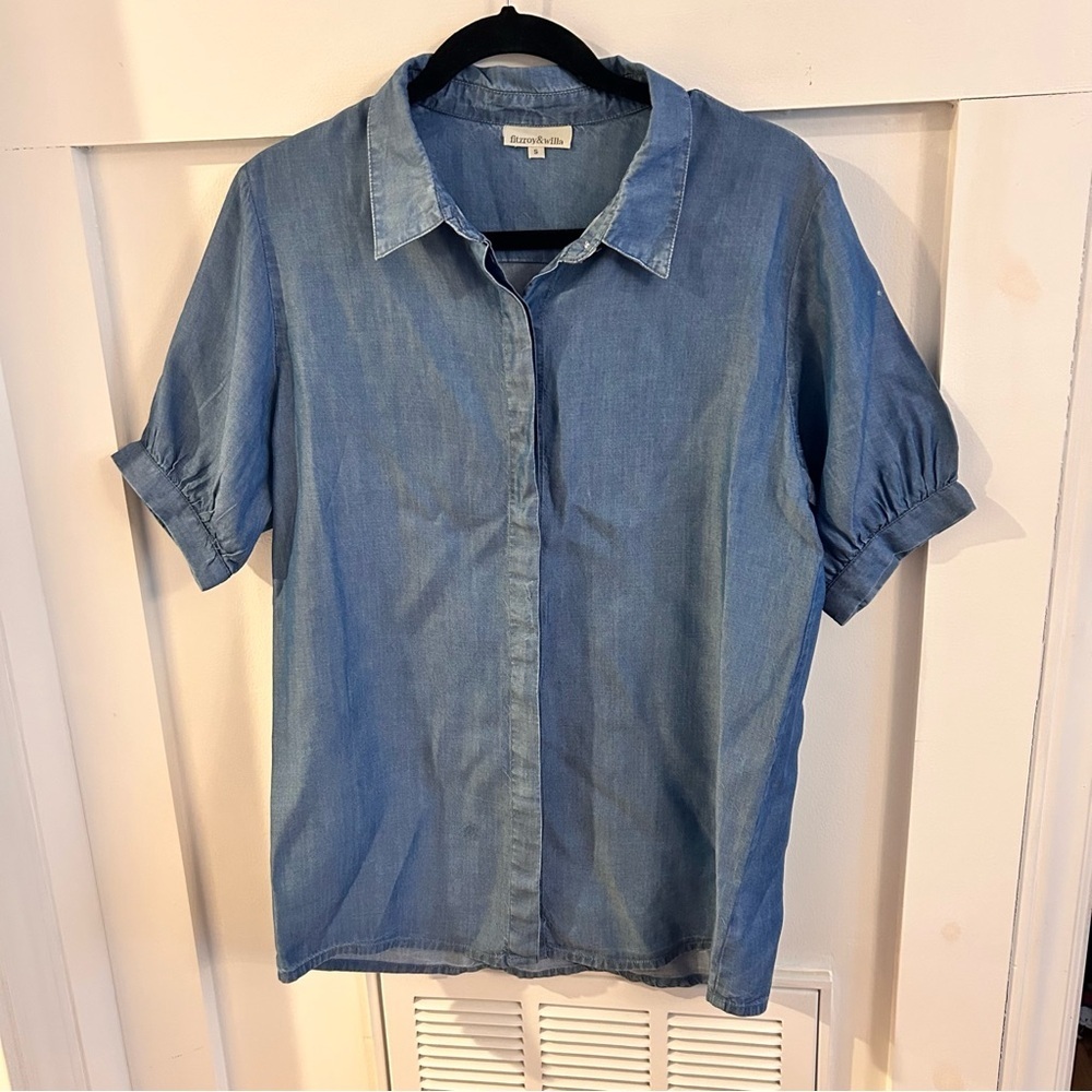 Fitzroy & willa Blue Chambray Short‎ Sleeve Denim Shirt- Small